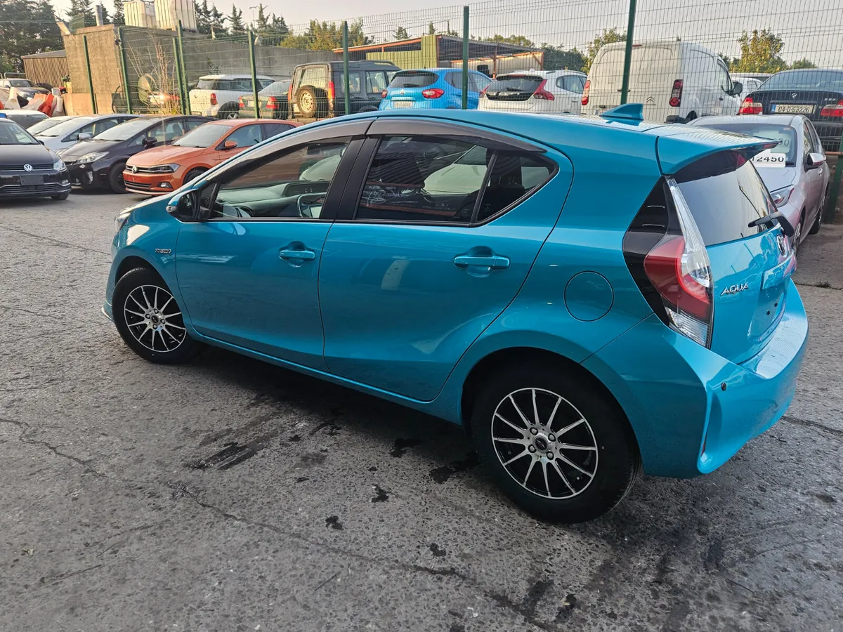 2018 Toyota Aqua Hybrid Automatic - Image 3