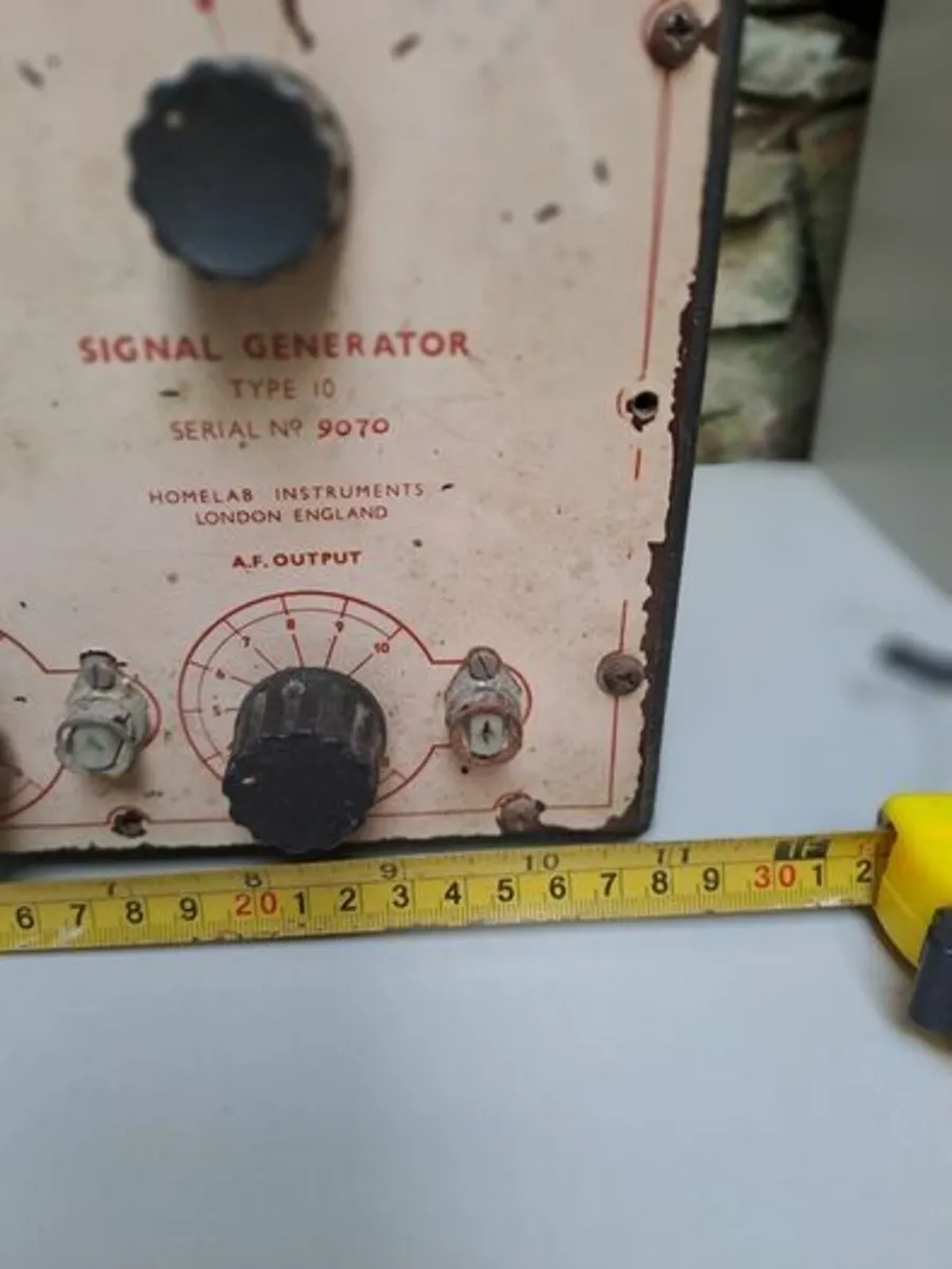 Vintage Army signal generator - Image 3