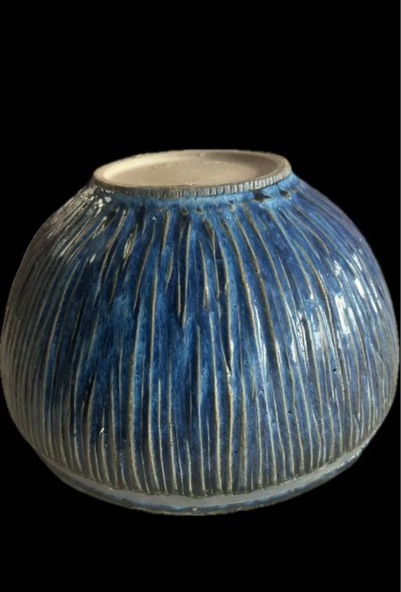 Hand crafted Ceramic Bowl - Image 3