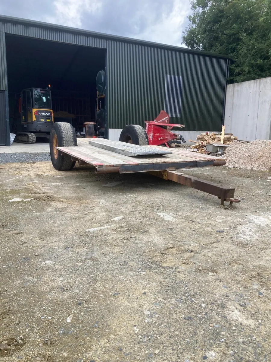 Low loader/ bale trailer - Image 1