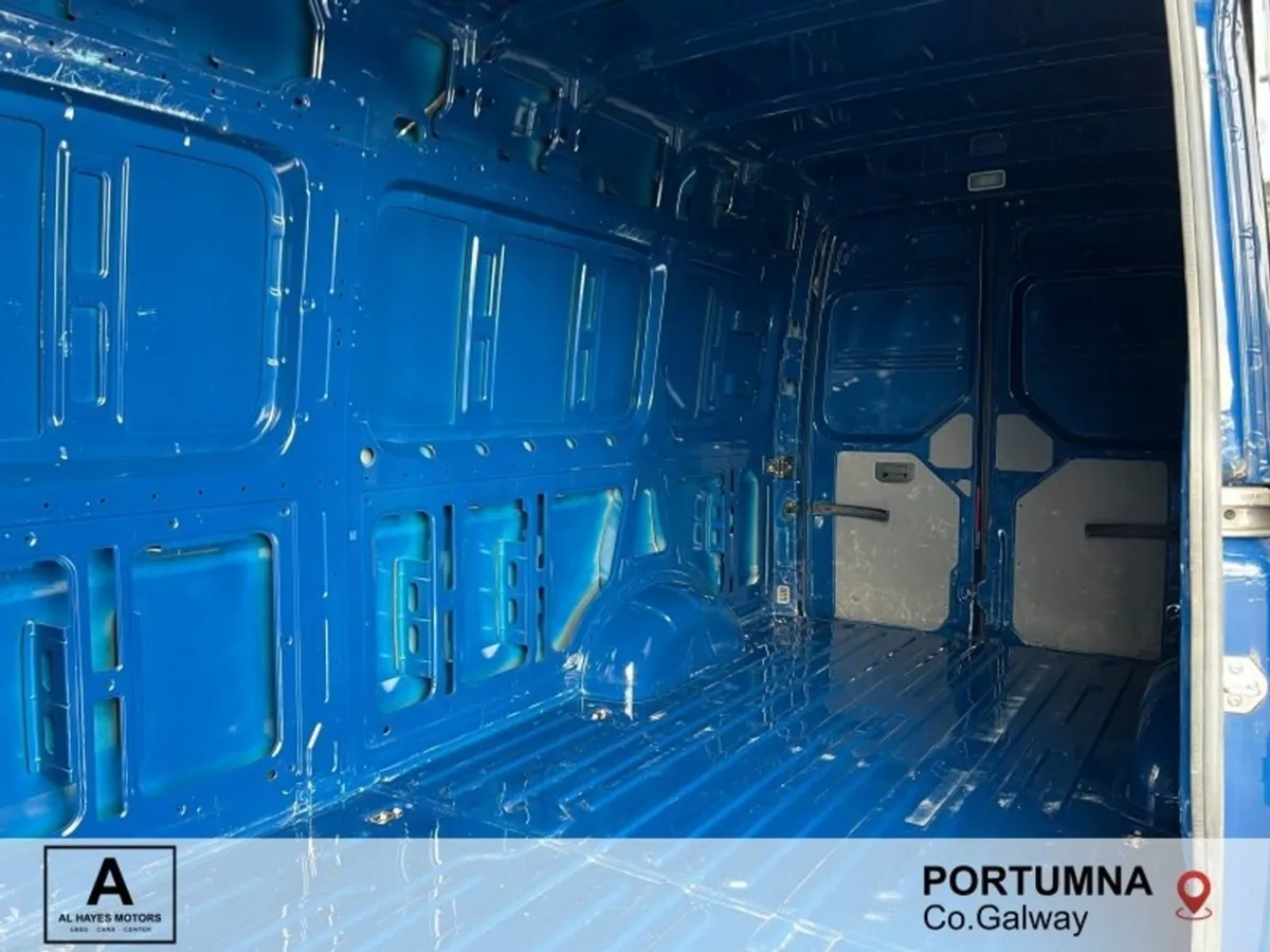 Volkswagen Crafter 35 LWB 140BHP M6R - Image 4