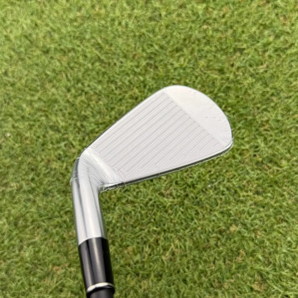 NEW SRIXON ZXiU UTILITY #4 IRON 23° / REGULAR - Image 3