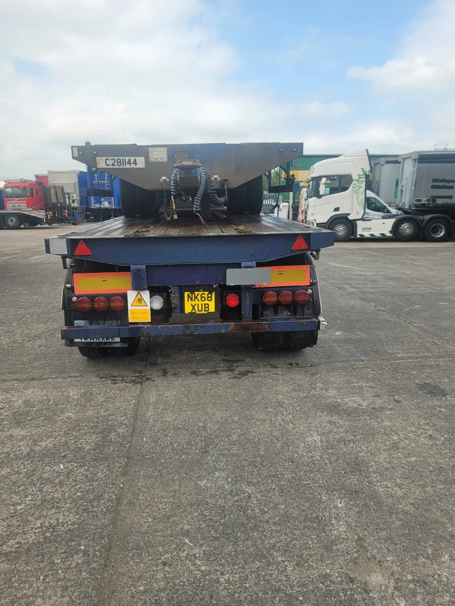 26 foot single axle urban flat twist Locks posts - Image 2