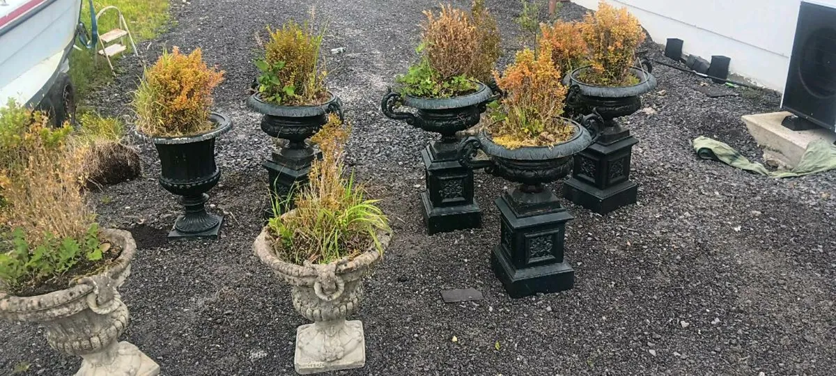 Urns - Image 1