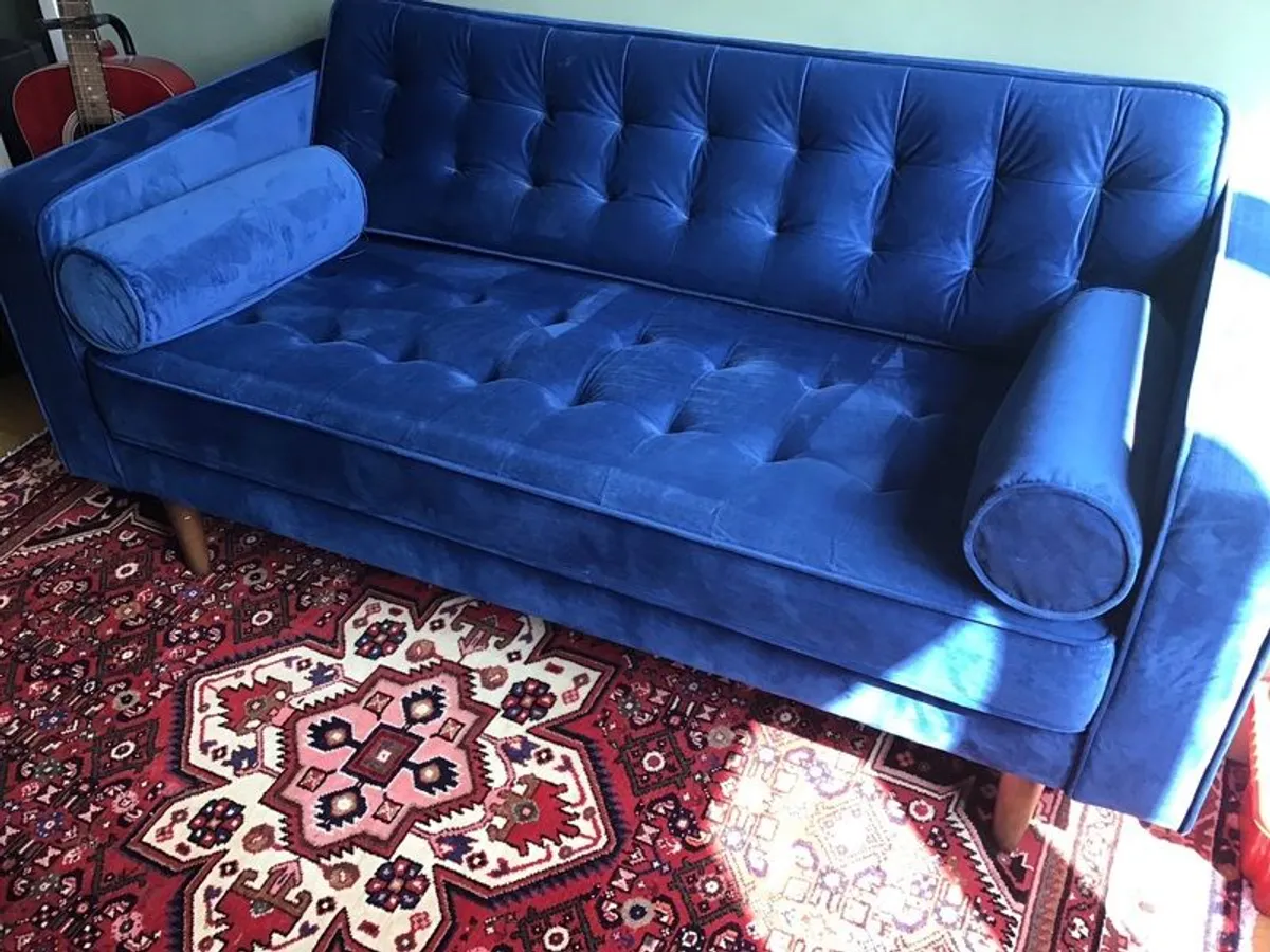 sofa - Image 1