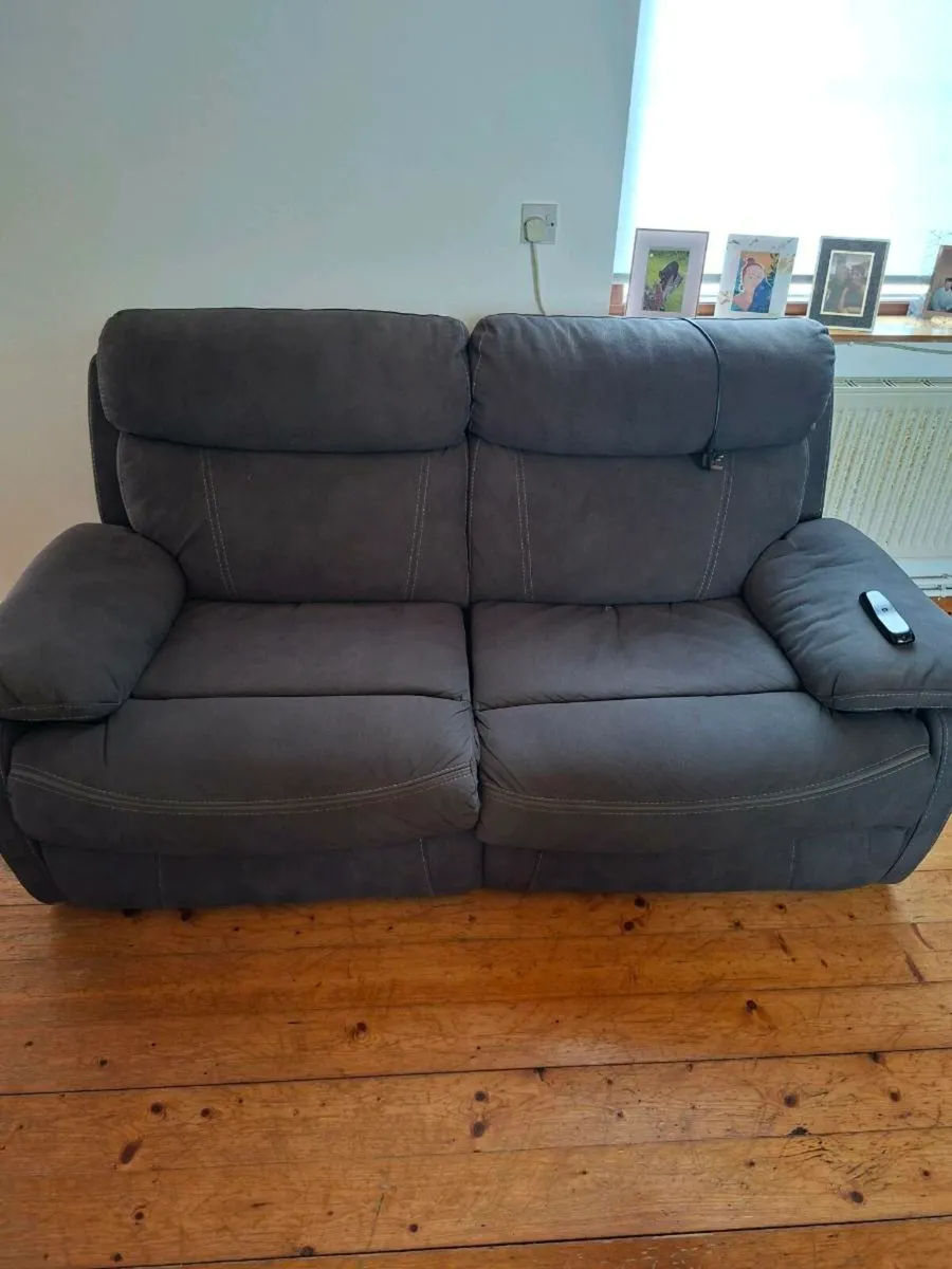 Recliner Couch - Image 1