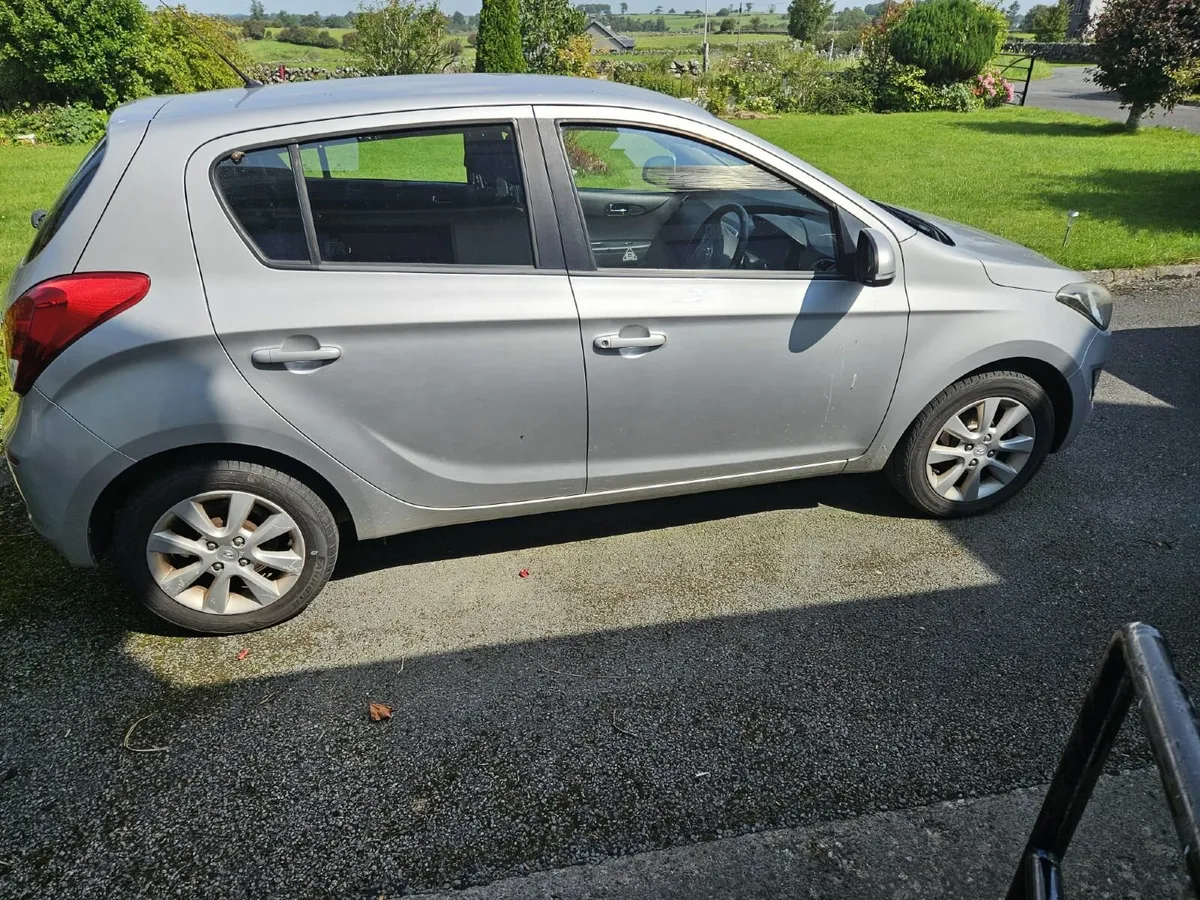 Hyundai i20 2013 - Image 2