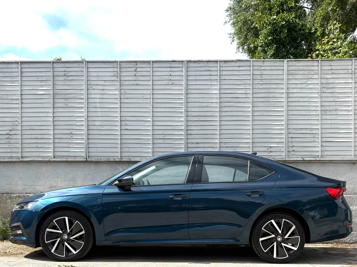 Skoda Octavia 2021 / SE TECH / PLUG-IN HYBRID - Image 4