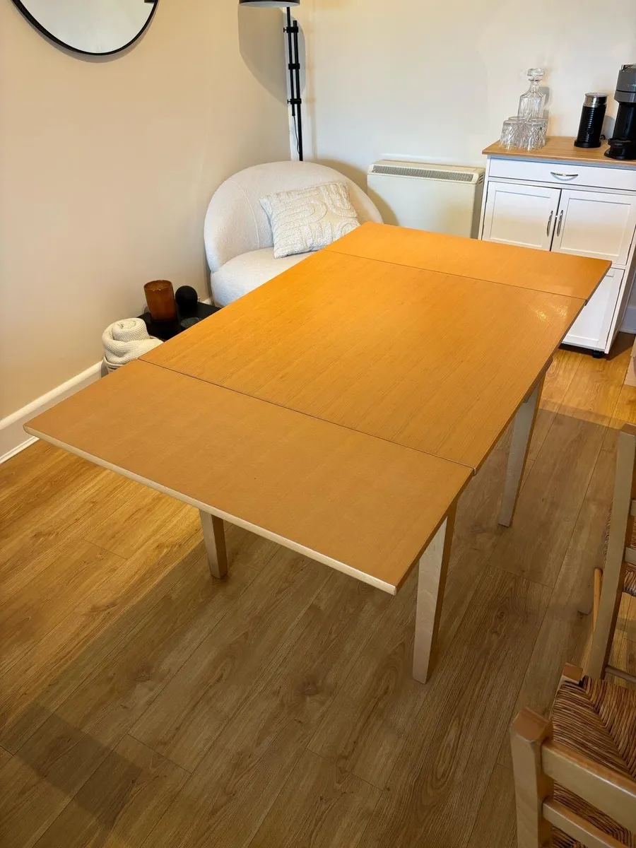 Table and 4 chairs - Image 3