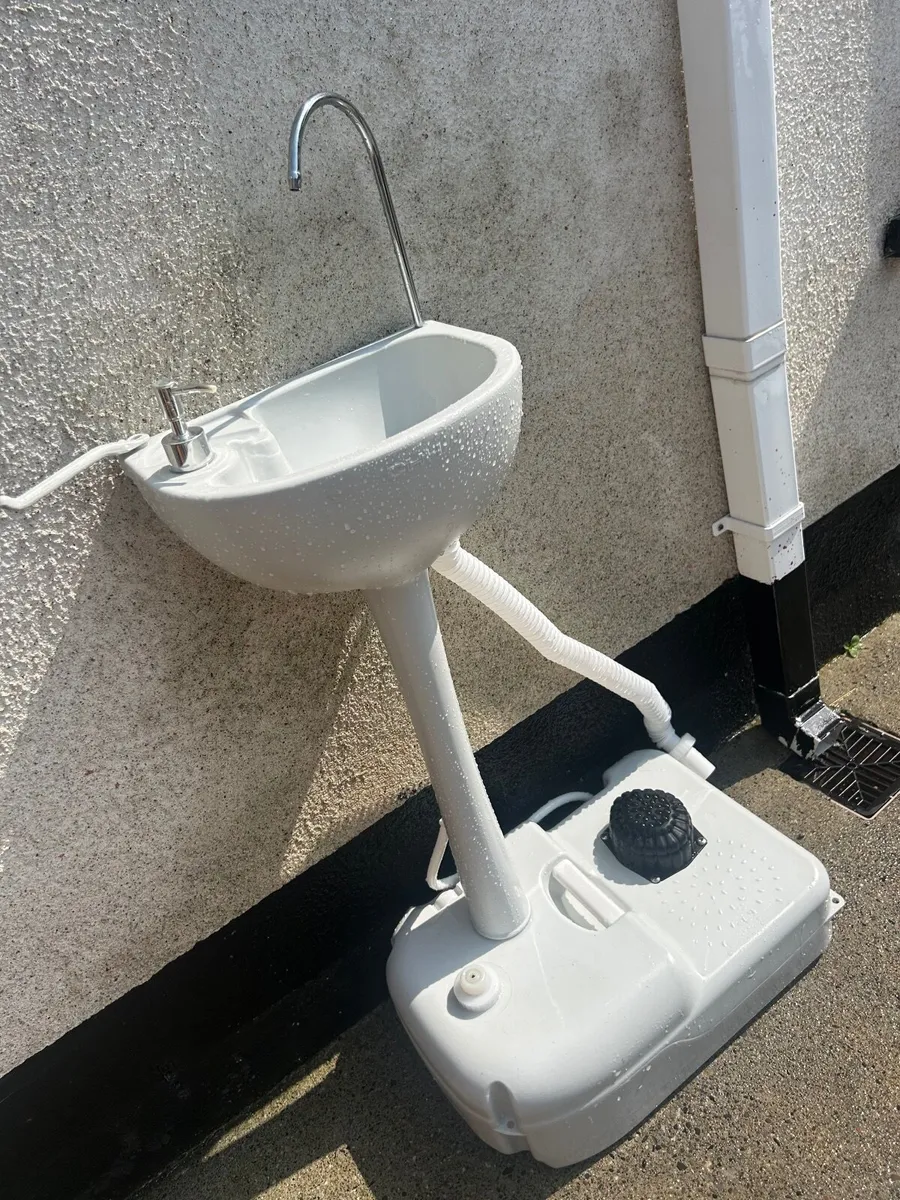 Outdoor portable sink - Image 1