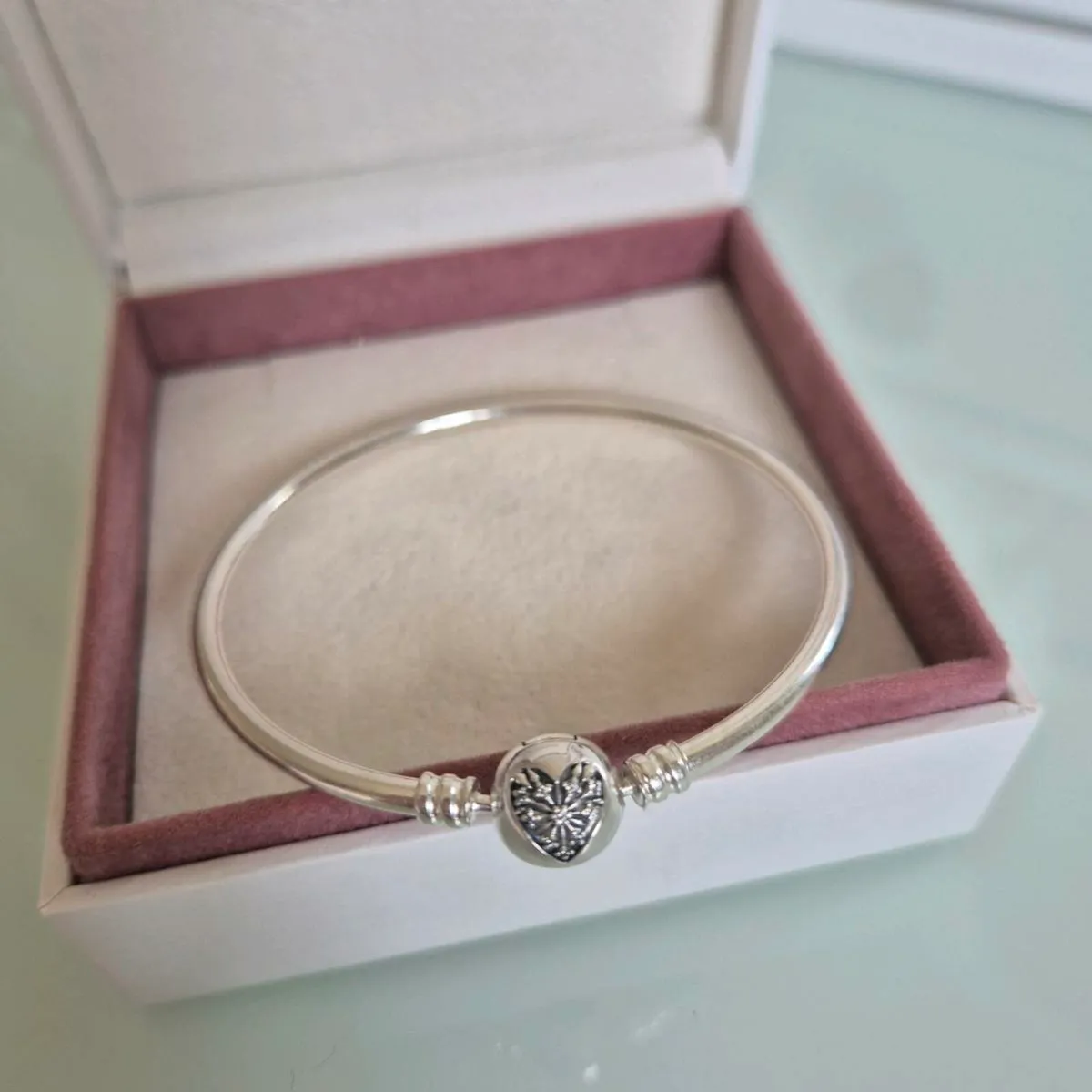 Pandora bangle bracelet moments heart of winter - Image 1