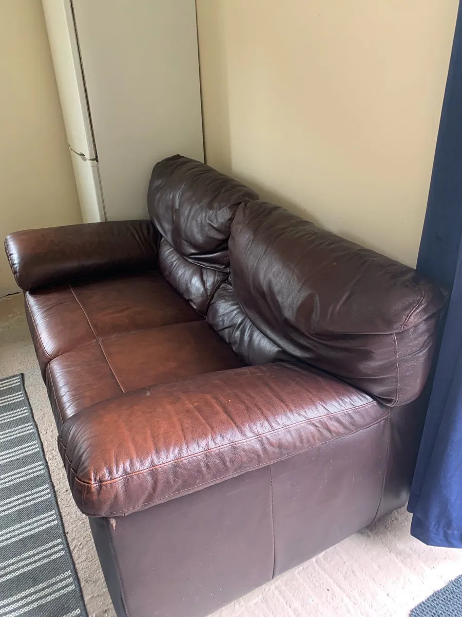 Two seater leather sofas - Image 2