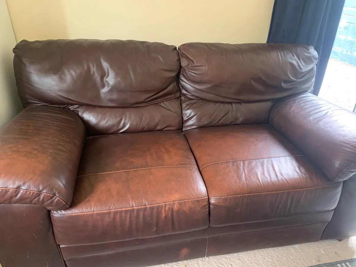Two seater leather sofas - Image 3