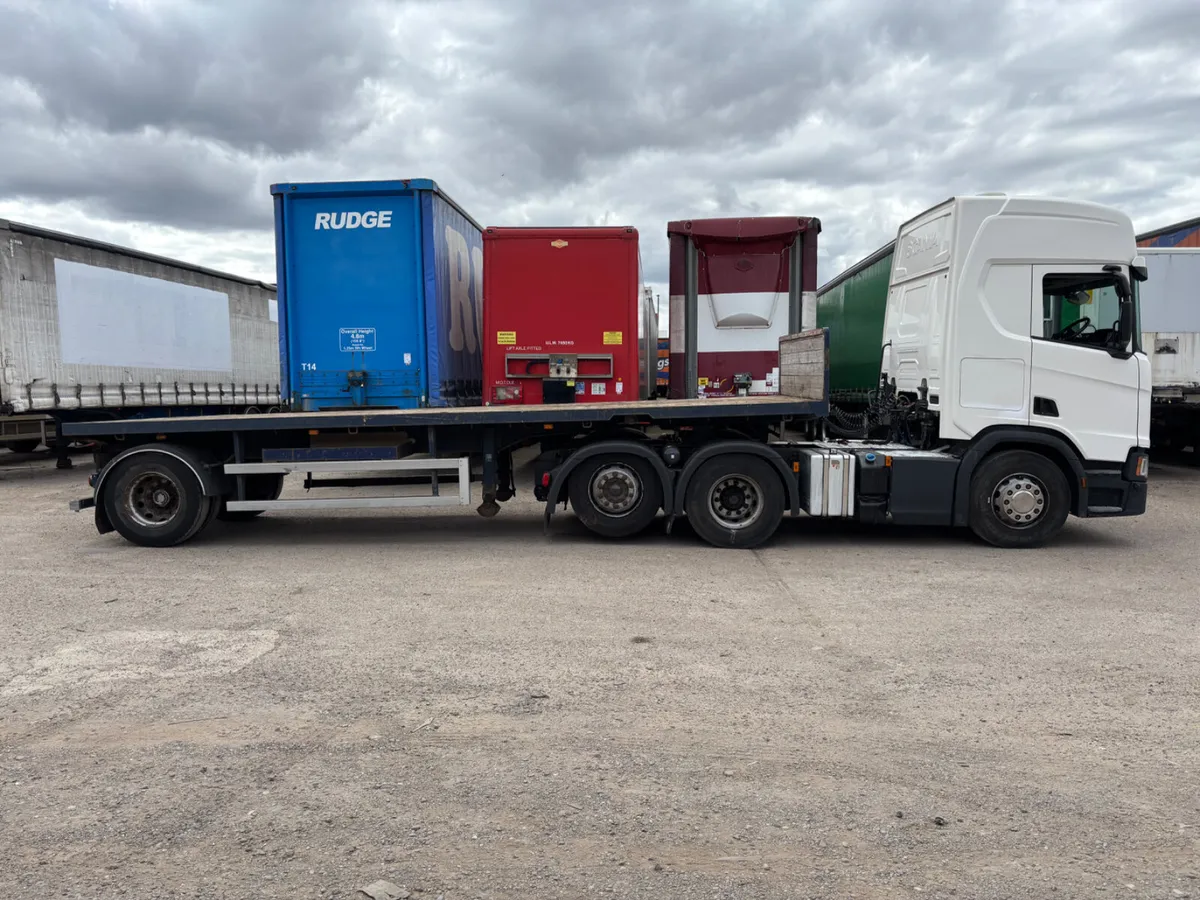 26 foot single axle urban flat twist Locks posts - Image 3