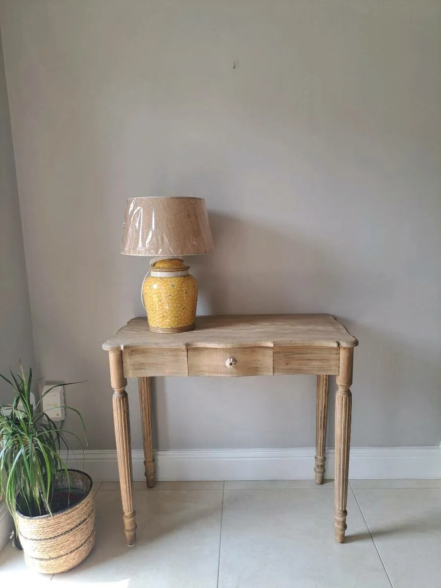 Console Table - Image 1