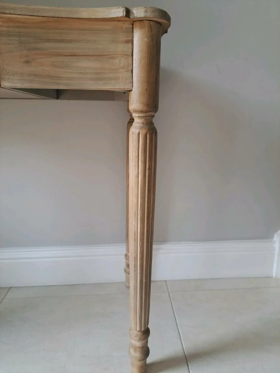 Console Table - Image 4