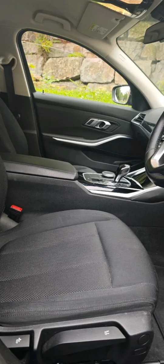 Car - Image 3