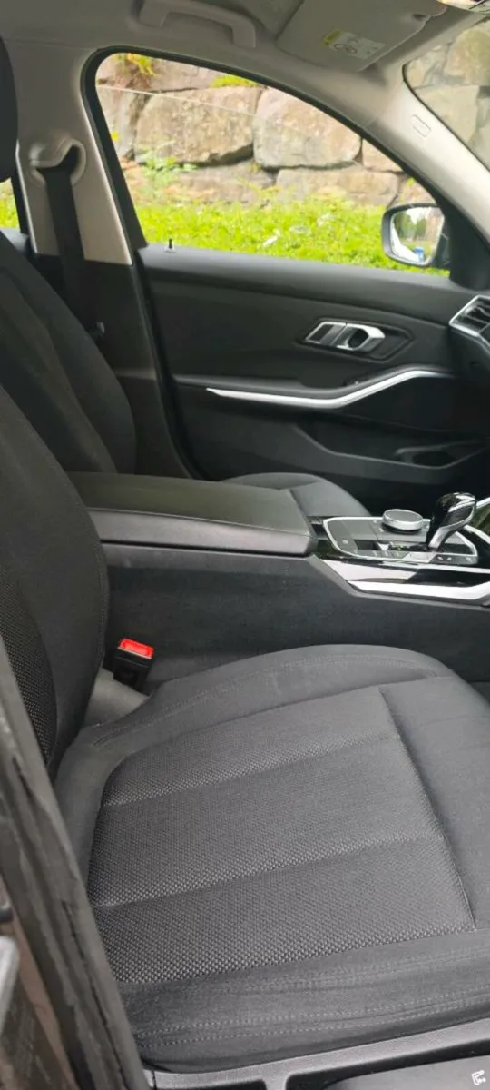 Car - Image 4
