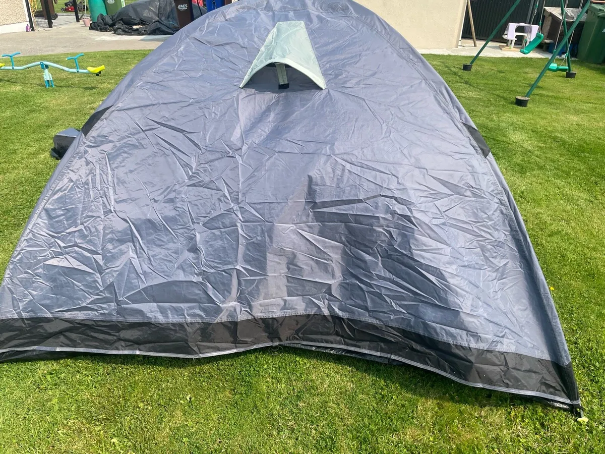 Tent - Image 4