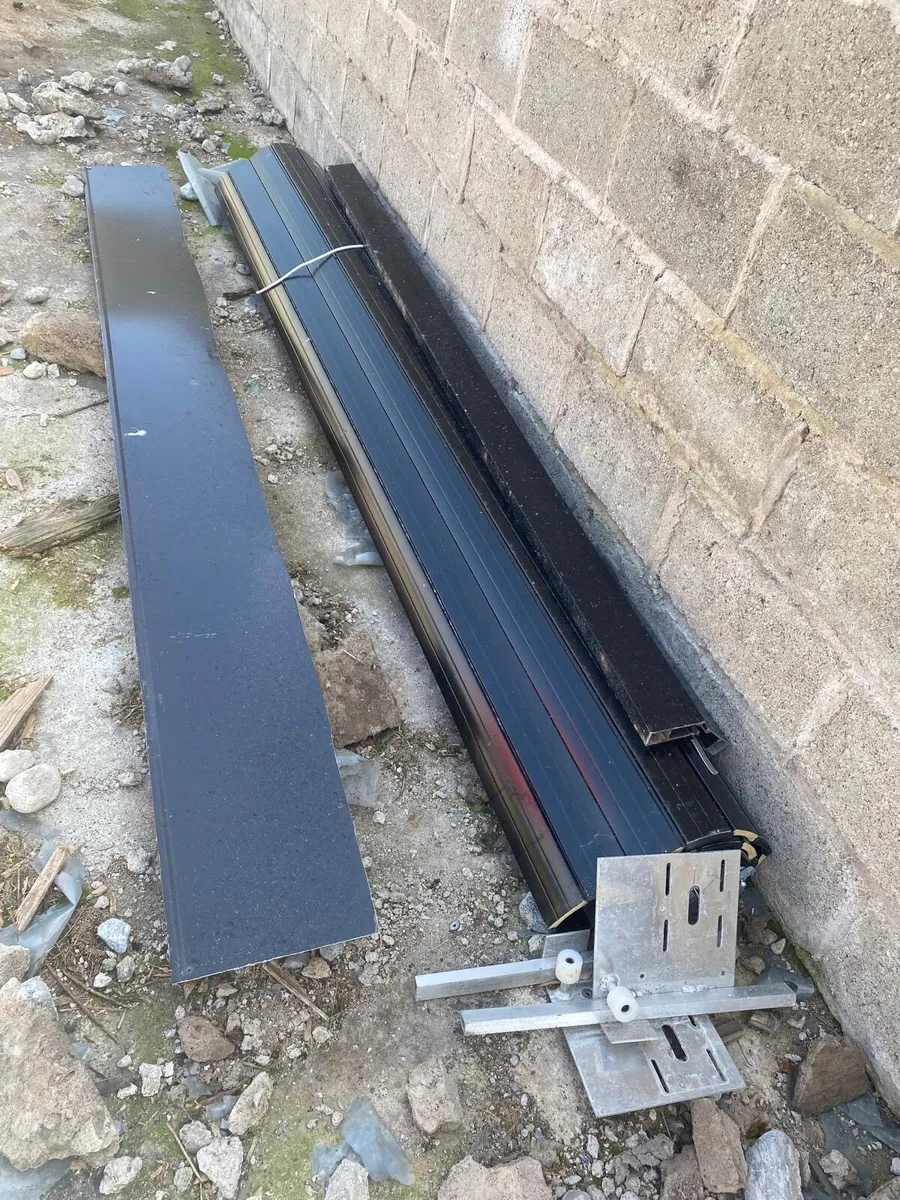 Roller door - Image 1