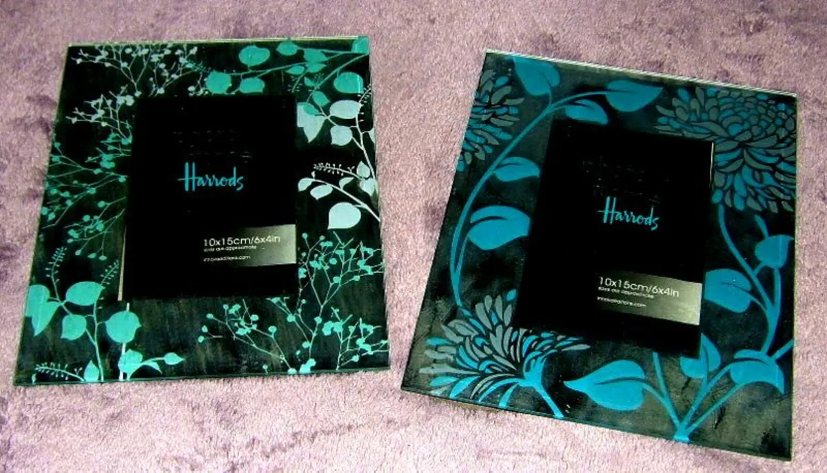BNWT Harrods Vintage Glass Photo Frames - Image 2