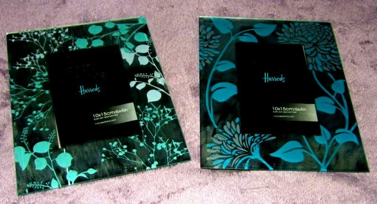 BNWT Harrods Vintage Glass Photo Frames - Image 4