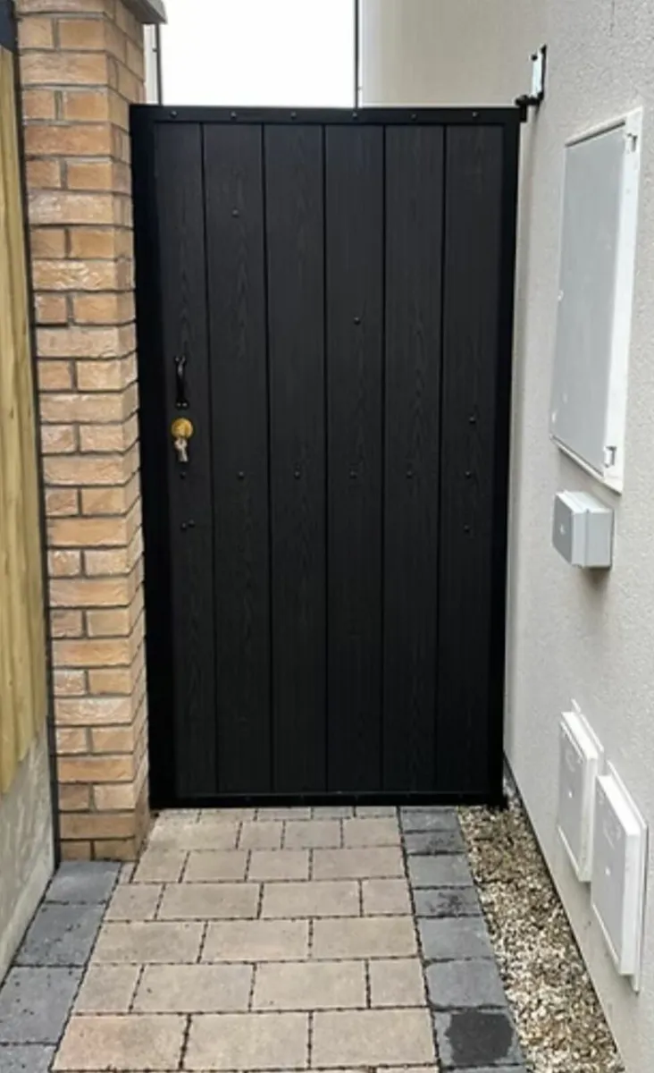 Side entry gates - Image 2
