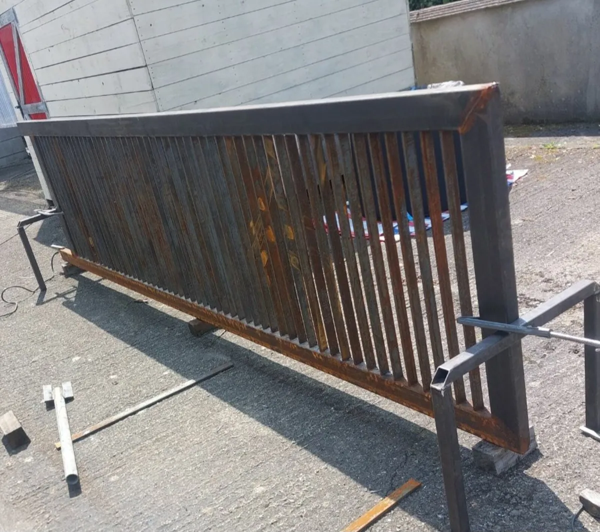 Side entry gates - Image 3