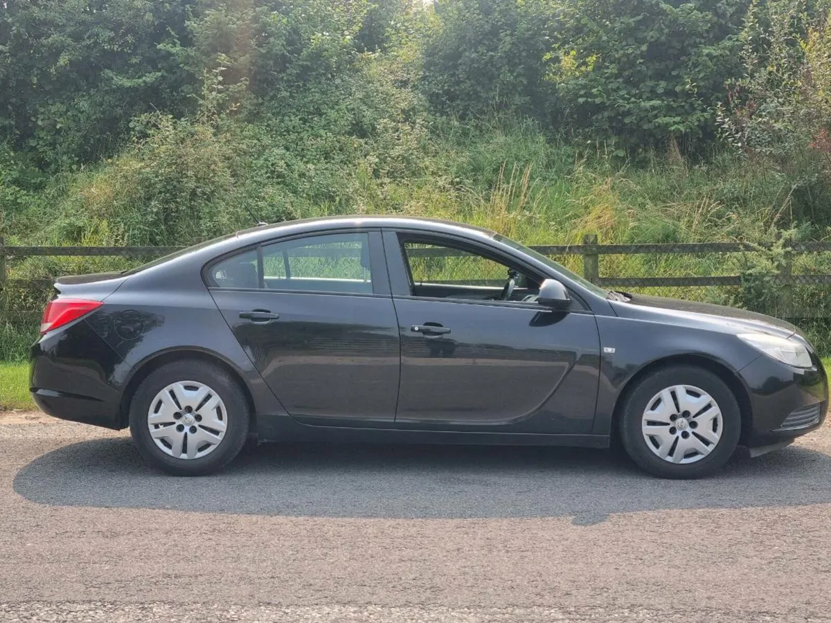 Opel Insignia AUTOMATIC - Image 2