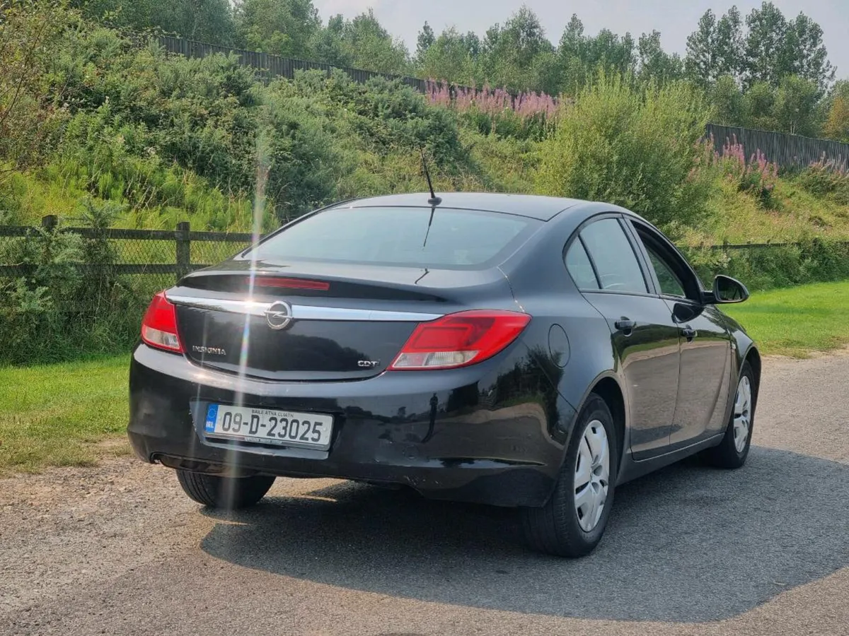 Opel Insignia AUTOMATIC - Image 3