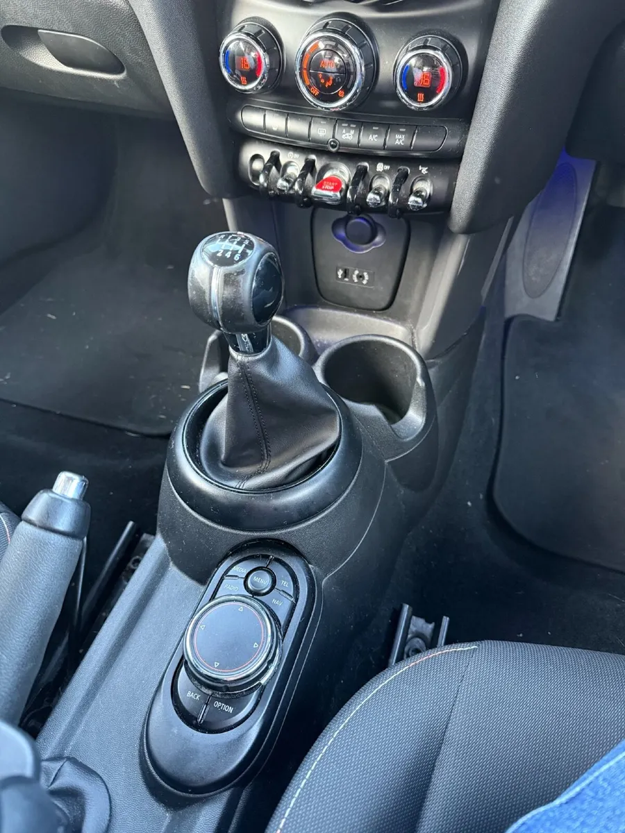 Mini Cooper 2016 - Image 2