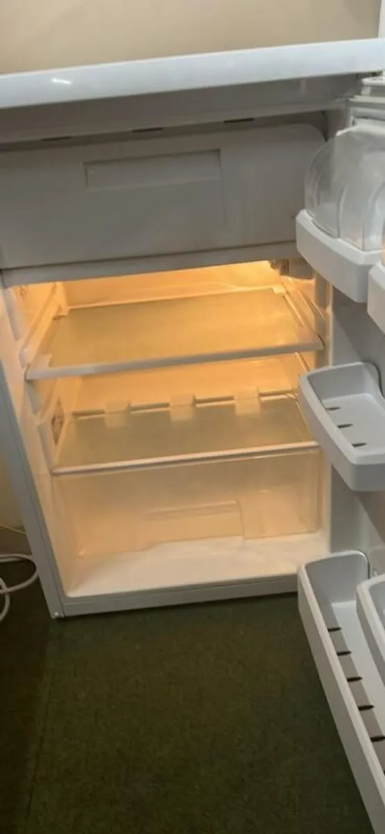 Undercounter fridge - Image 1