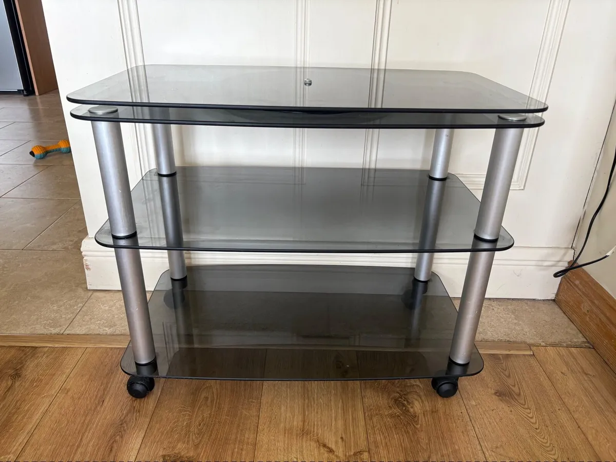 TV units & 2 - Image 1