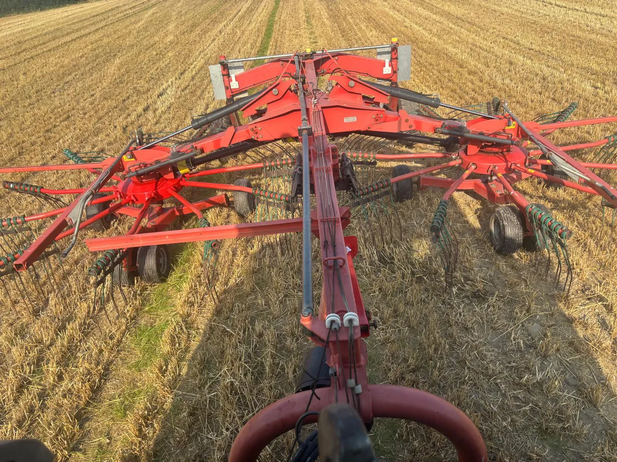 2012 kverneland 9472c rake - Image 4