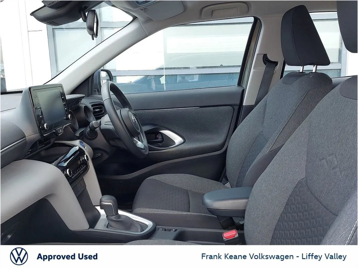 Toyota Yaris Cross Luna 1.5 Hybrid  forest Green - Image 4