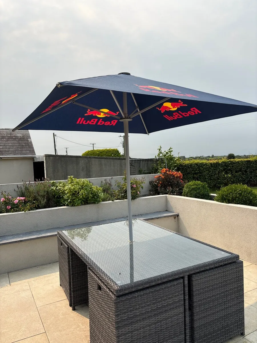 Parasol - Image 1