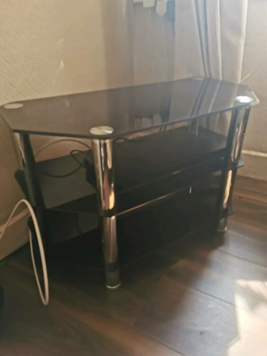Black glass and silver leg  TV stand - Image 3
