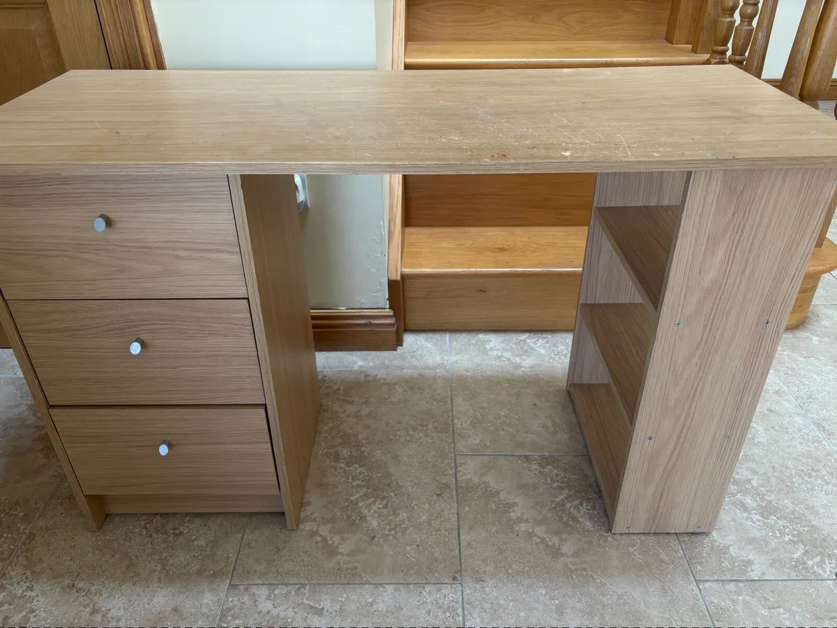 Office desk - Image 3