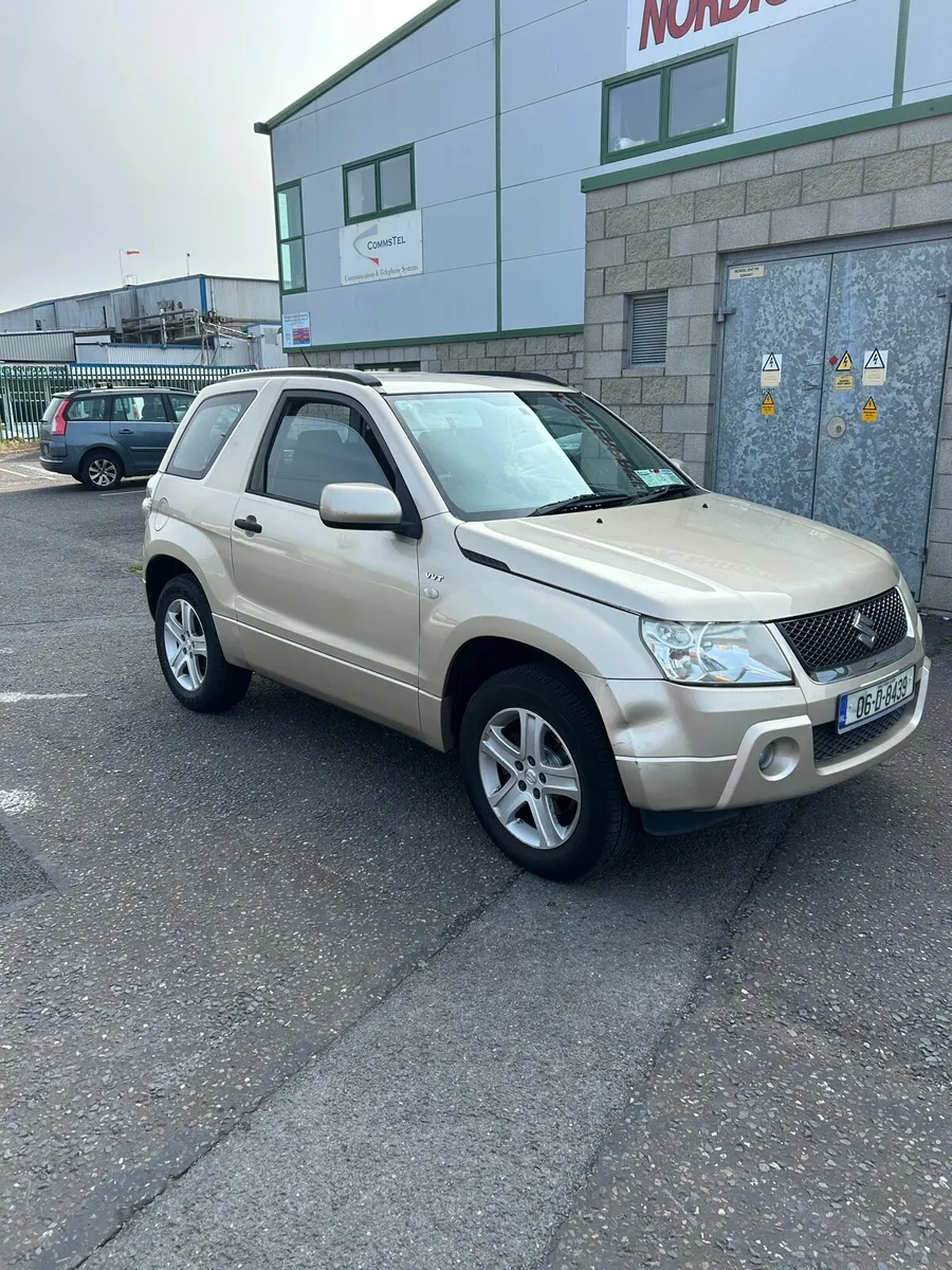 Suzuki Grand Vitara 1.6 petrol 4x4 LOW KM+NCT /TAX - Image 3