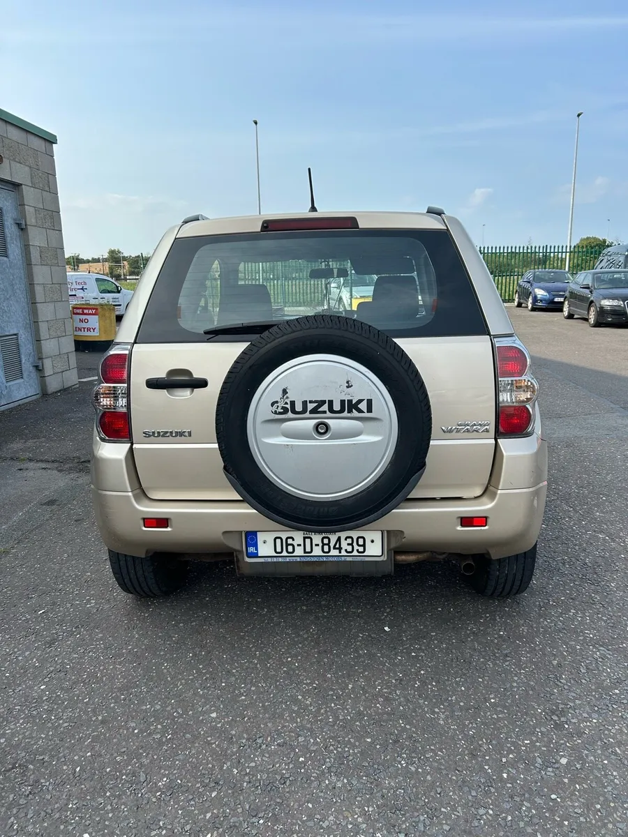 Suzuki Grand Vitara 1.6 petrol 4x4 LOW KM+NCT /TAX - Image 4