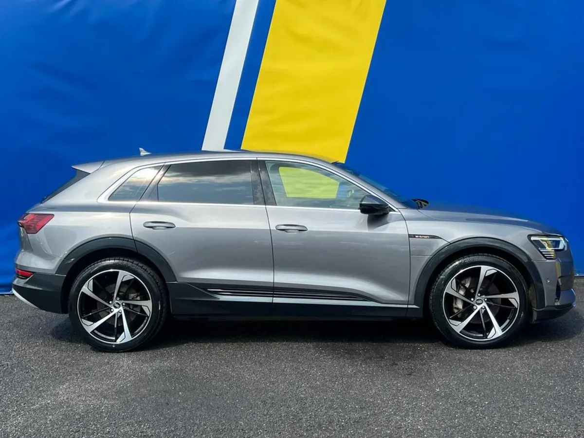 Audi e-tron 50 QUATTRO // NEW 22" RSQ8 ALLOYS // L - Image 2
