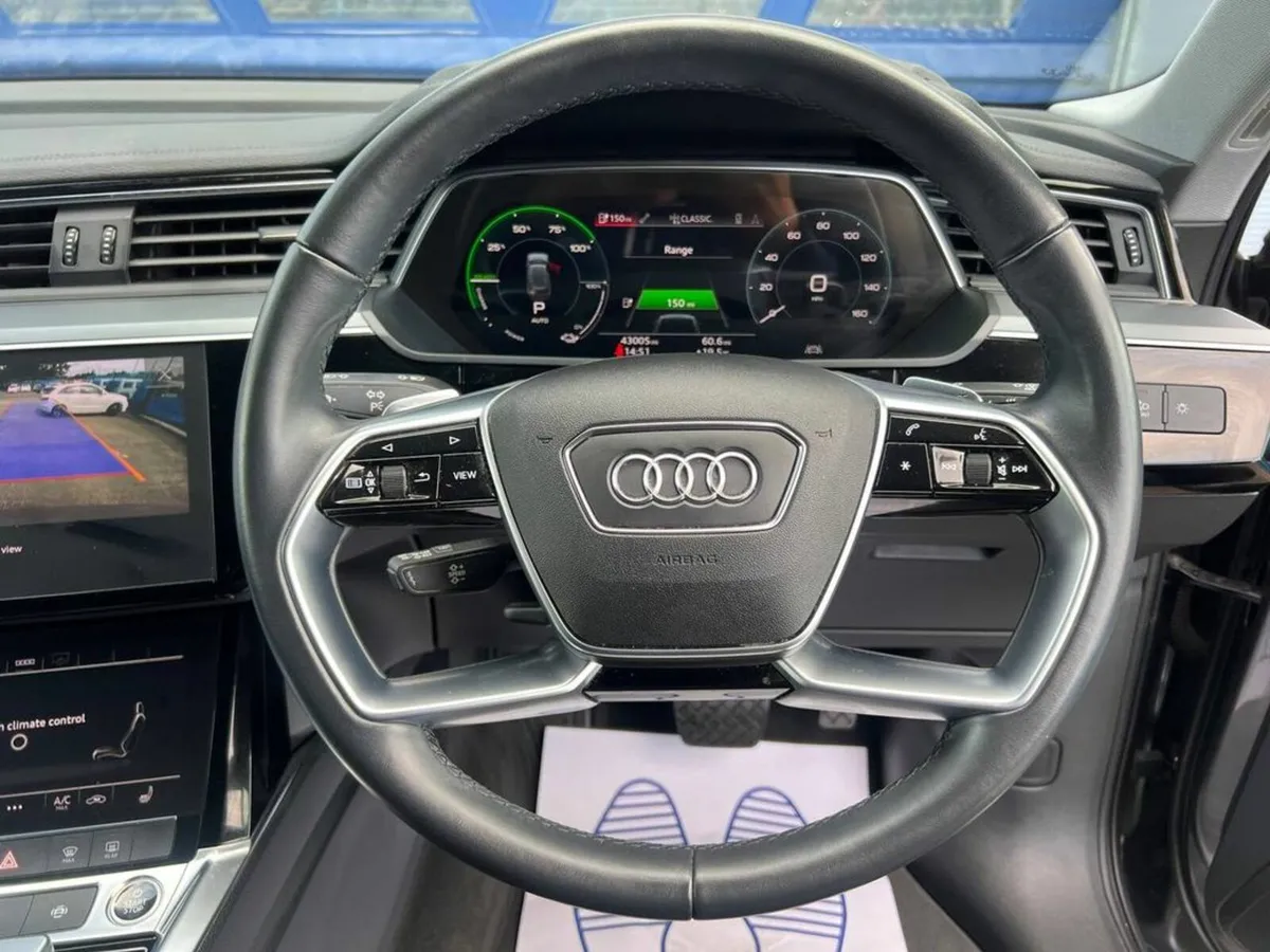 Audi e-tron 50 QUATTRO // NEW 22" RSQ8 ALLOYS // L - Image 4