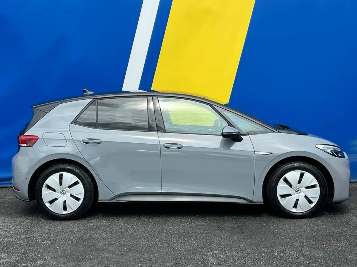 Volkswagen ID.3 LIFE AUTO // HEATED SEATS // REVER - Image 2
