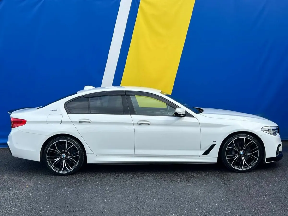 BMW 5-Series 530e M-SPORT COMPETITION 2.0 HYBRID / - Image 2