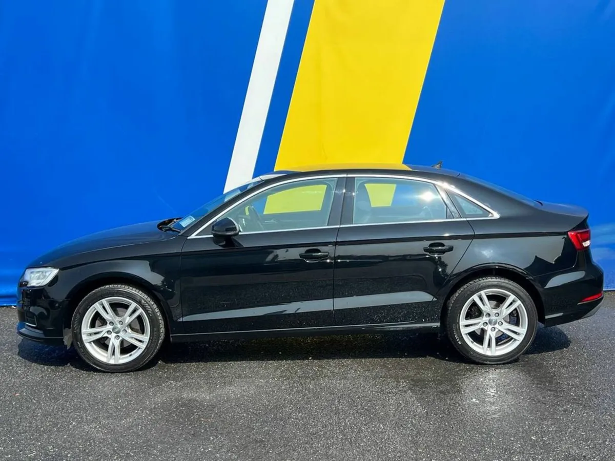 Audi A3 1.0 TFSI // HALF LEATHER SEATS // APPLE CA - Image 3