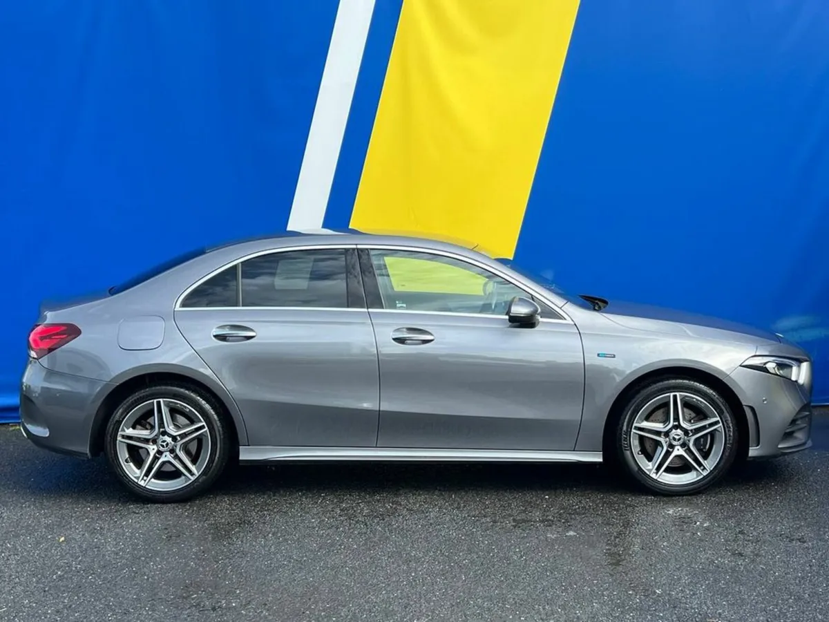 Mercedes-Benz A-Class A250e AMG-LINE PREMIUM 1.3 H - Image 2
