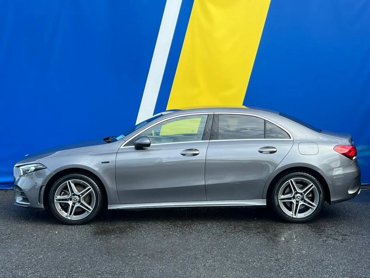 Mercedes-Benz A-Class A250e AMG-LINE PREMIUM 1.3 H - Image 3