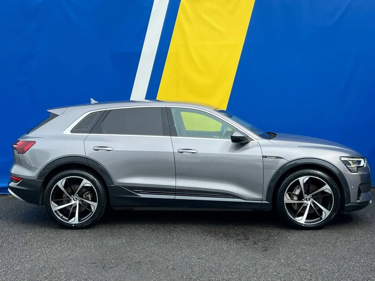 Audi e-tron 50 QUATTRO // NEW 22" RSQ8 ALLOYS // A - Image 2
