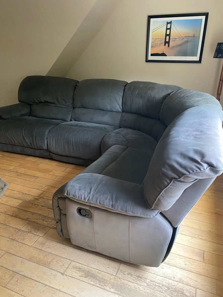 Corner sofa - Image 1