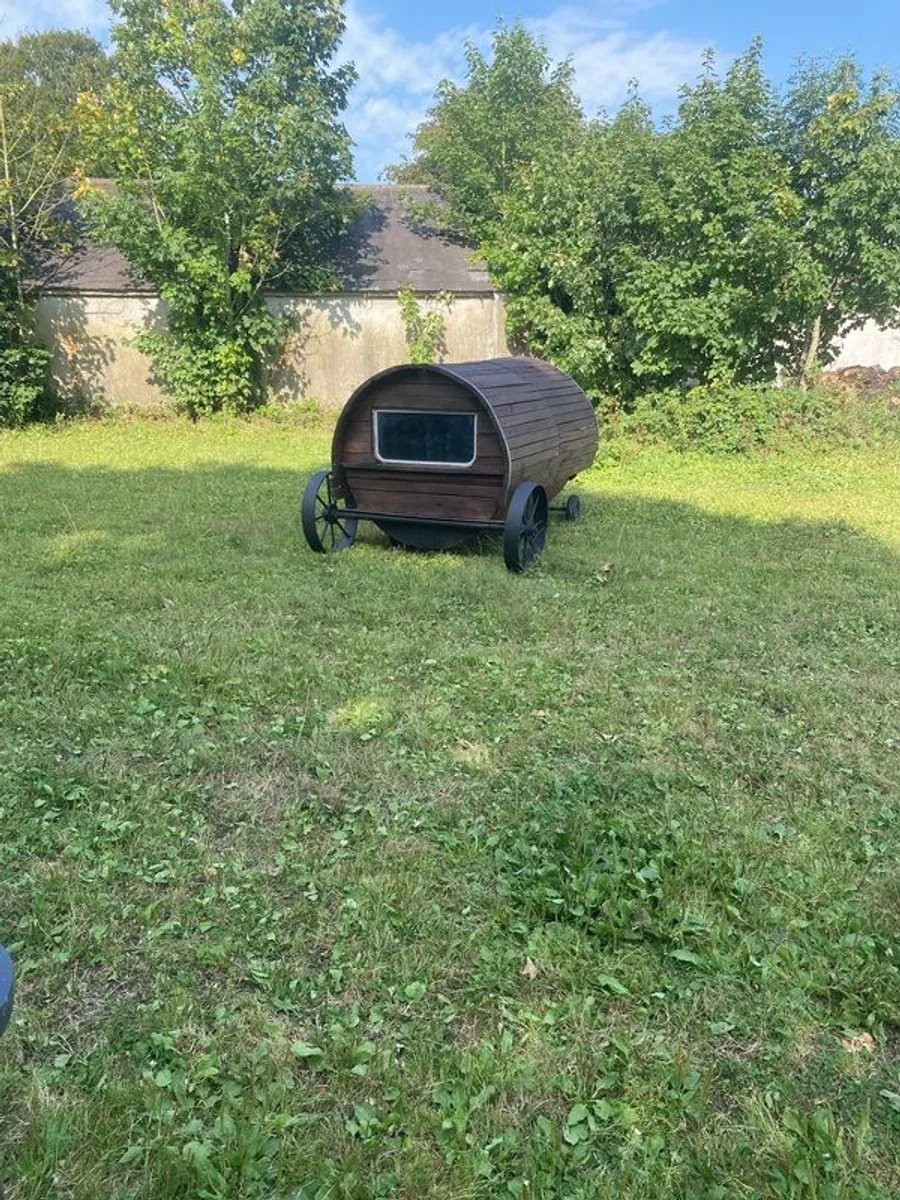 Storage unit/ kennel - Image 1